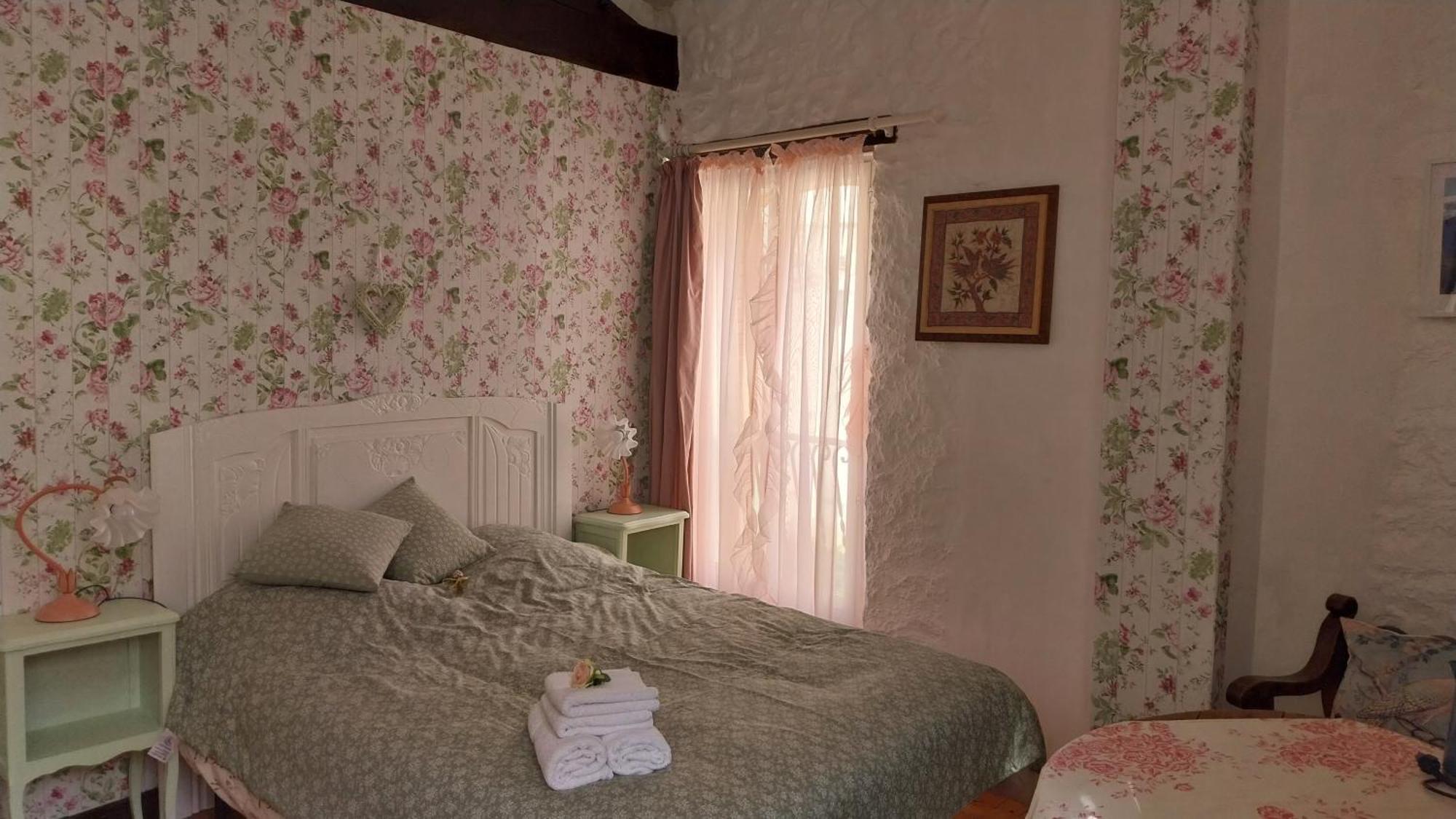 Bed and Breakfast L'Envolée Belvianes-et-Cavirac Exterior foto