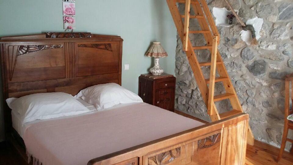 Bed and Breakfast L'Envolée Belvianes-et-Cavirac Exterior foto